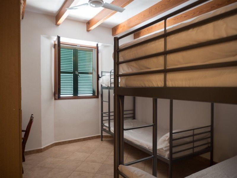 Embat - Hostel Монтуірі Екстер'єр фото