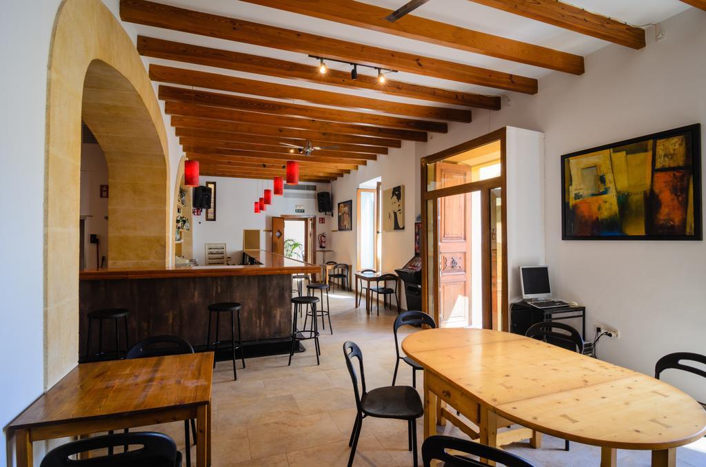 Embat - Hostel Монтуірі Номер фото
